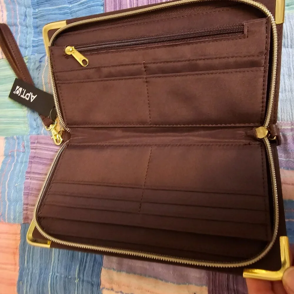APT. 9 Wallet/Wristlet – Bordeaux - NWT - Picture 2 of 6